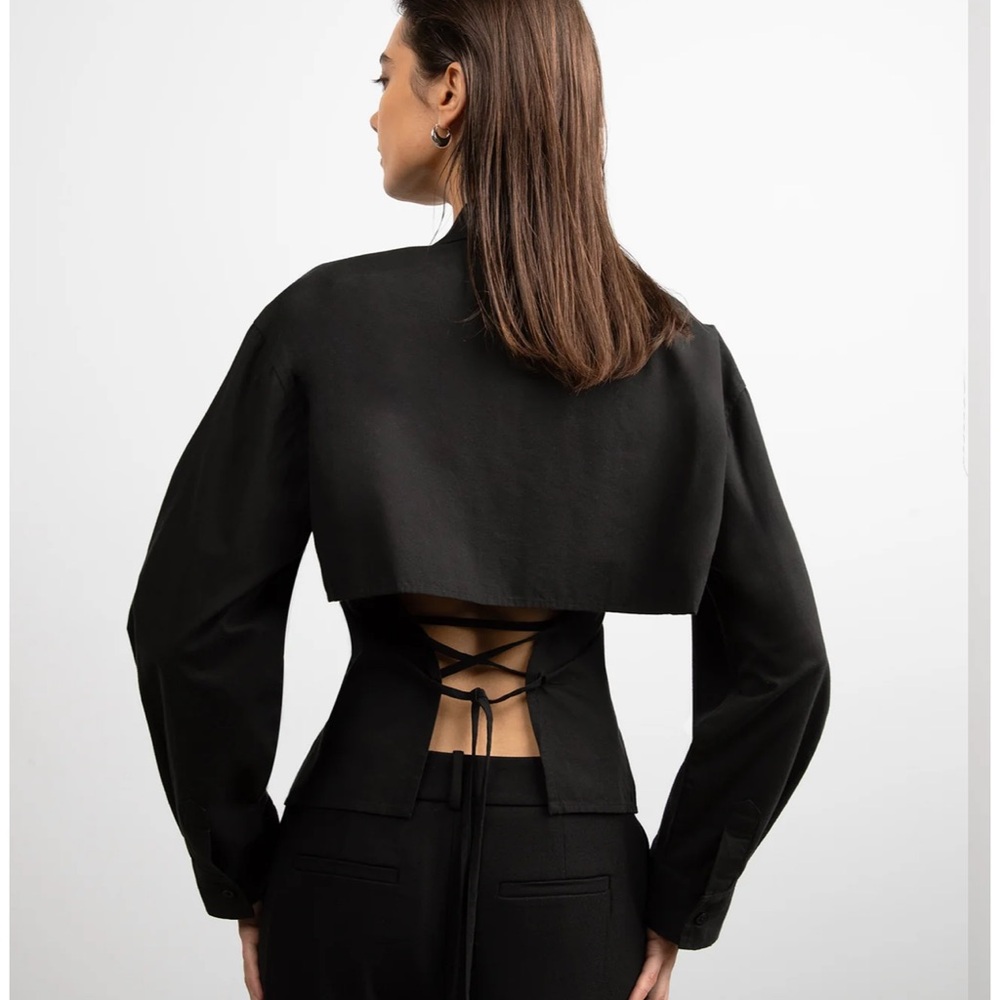 NWT Oak + Fort Open Back Button Down